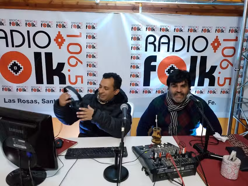 106.5 F.M. Radio Folk