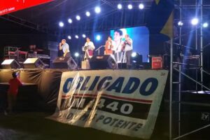 AM1440 RADIO OBLIGADO FM 93.7 oro blanco