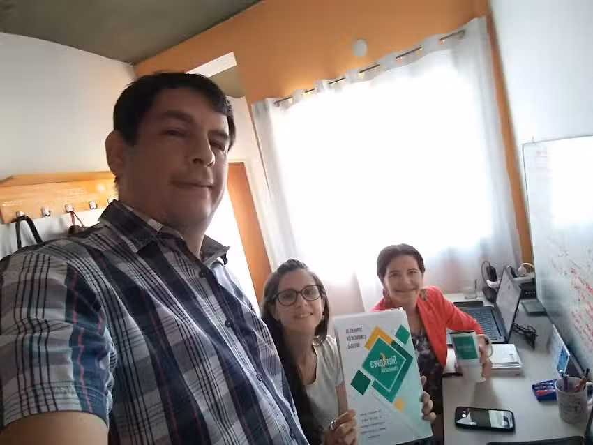 Antena Uno &ndash; Fm 92.3 &ndash; Miembro de la Red Satelital Continental