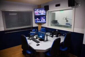 Cadena Centro FM