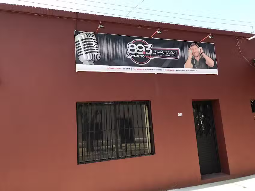 COMPACTO FM 89.3