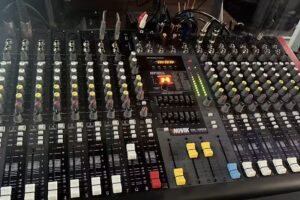 D.B.N NACIONAL FM 103.1