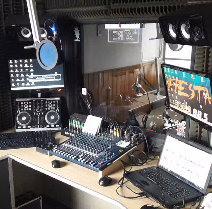 FM 88.5 RADIO FIESTA