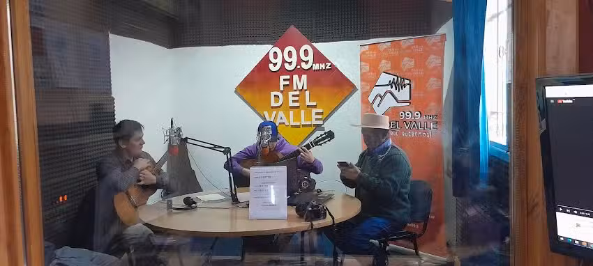 Fm Del Valle 99.9 MHz