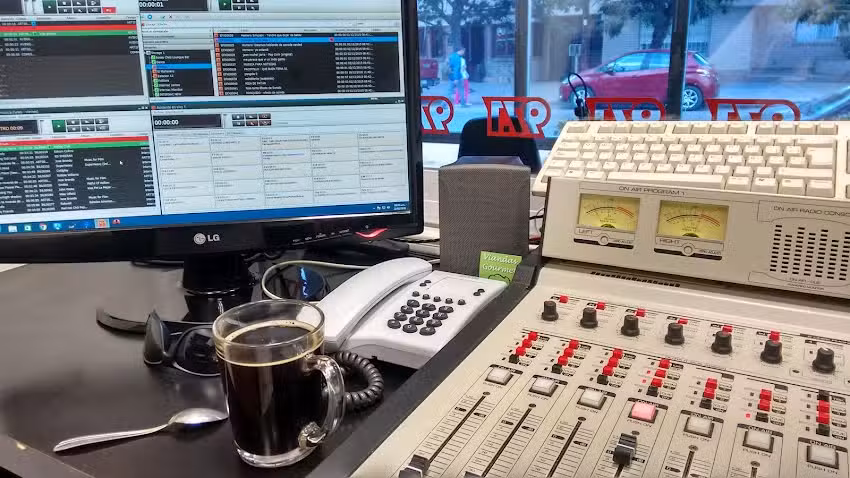 FM Estaci&oacute;n Diez