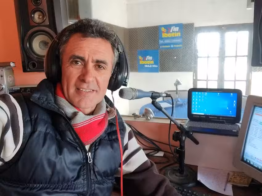 Fm Ibatin 104.3 MHz.