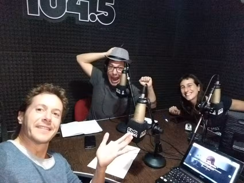 FM La Cuerda 104.5 mhz