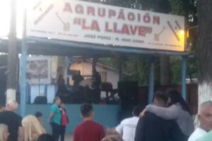 FM Parque 107.1(La radio de Richard) Agrupaci&oacute;n la llave
