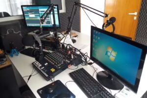 Fm Radio Activa &ndash; 101.9 MHz