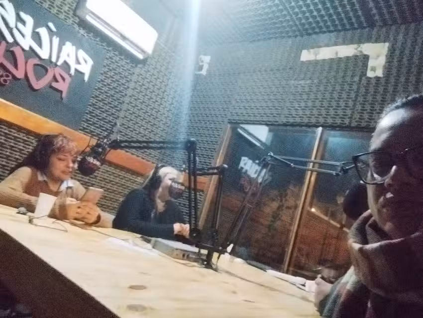 FM Ra&iacute;ces Rock