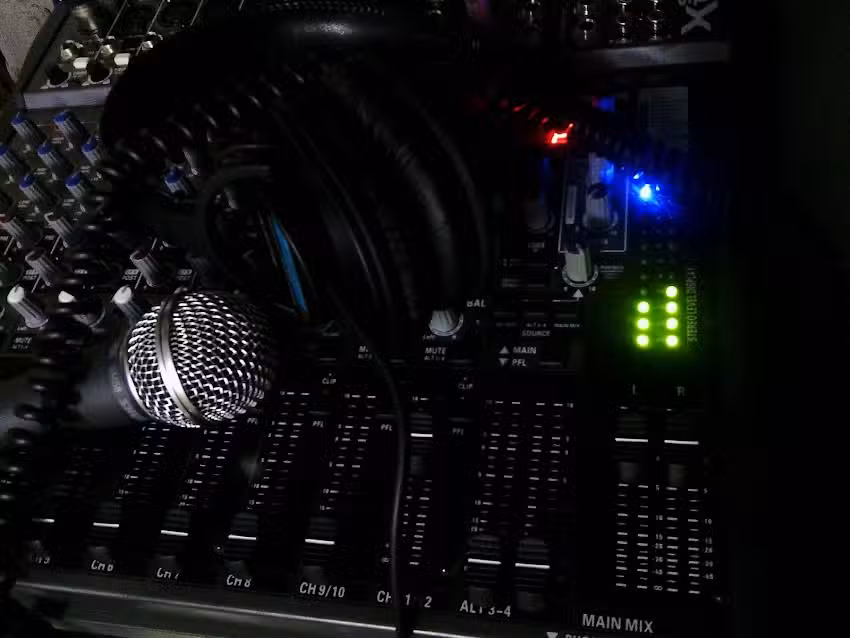 Fm Restauraci&oacute;n 96.7