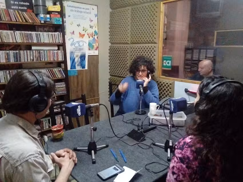 GENESIS fm stereo 96.9 MHZ