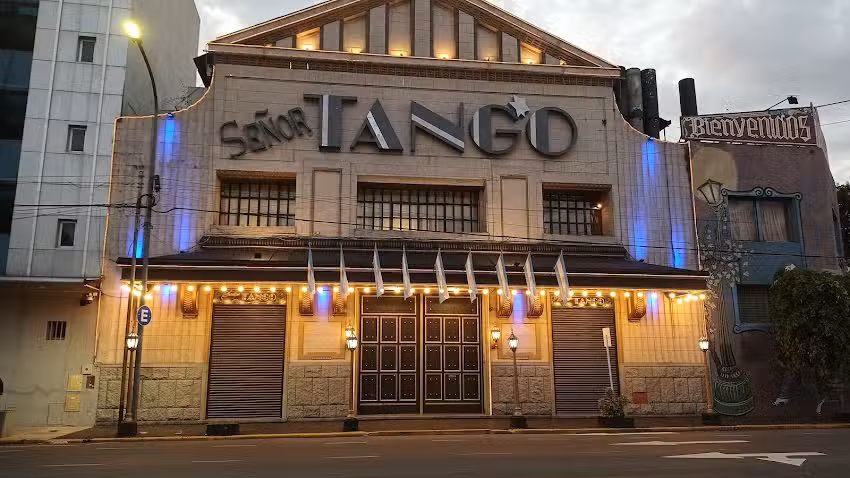 La Voz Latina FM 101.3