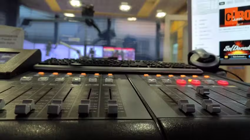 RADIO CADENA POPULAR SAN LUIS ~ CEREBRO S.R.L