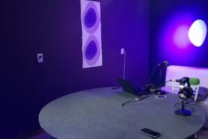 Radio Fan To The Music 89.1 Mhz