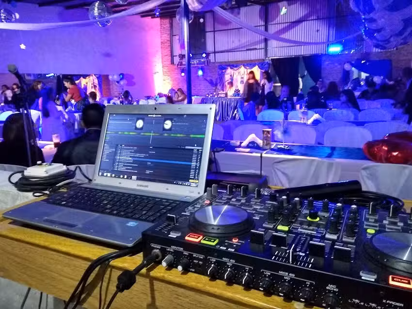 Radio FM ESCUCHA 98.1