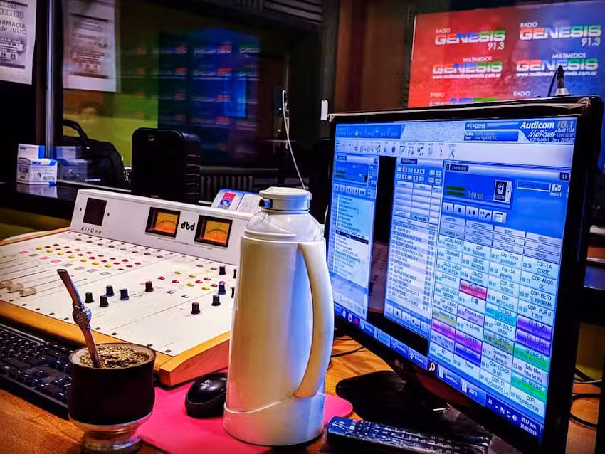 Radio Genesis LRH 420 91.3 Mhz