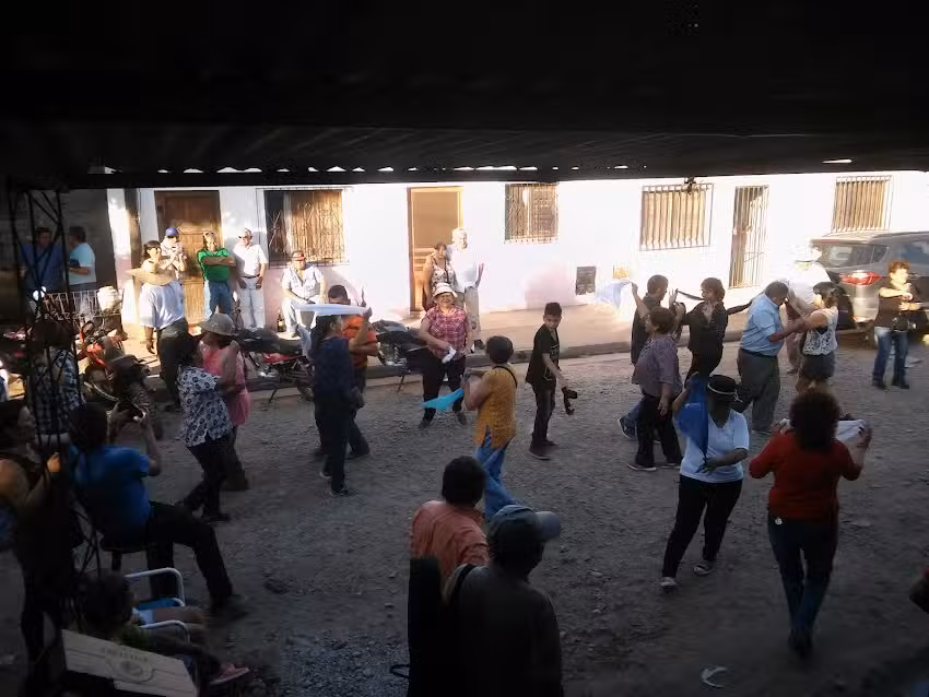 RADIO LA TRADICION 93.5 FM