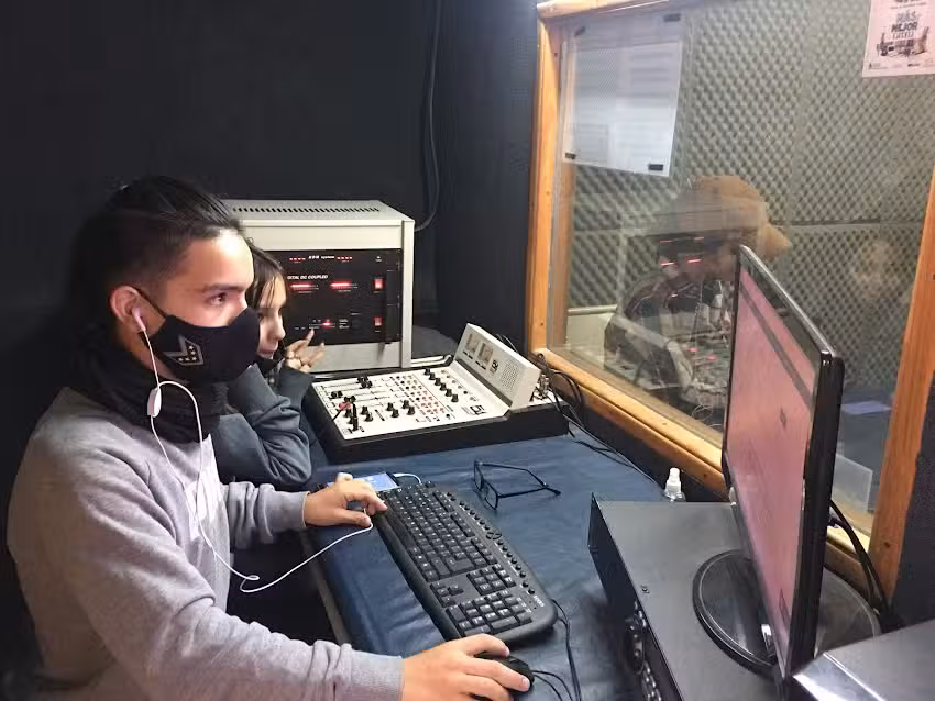 Radio &ldquo;La Voz del Joaqu&iacute;n&rdquo; 98.7 FM