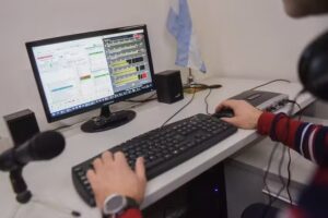 Radio Legislatura (on line) Pr&oacute;ximamente 103.5 MHz