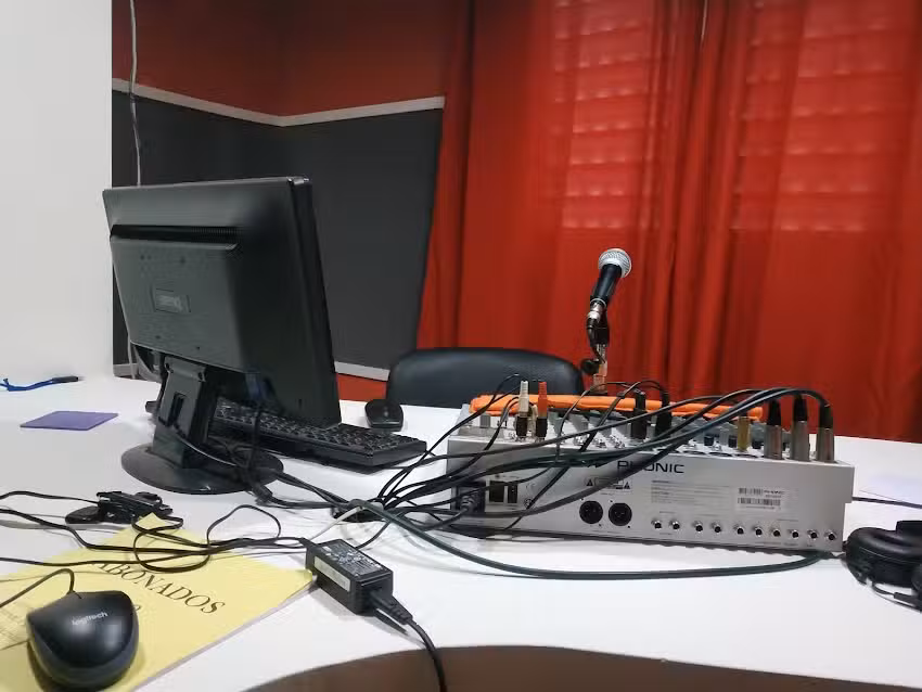 Radio Mega 93.5