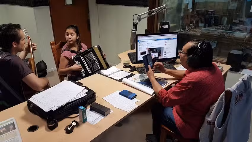 Radio Mocovi Am 800 & Fm L&iacute;der 95.7