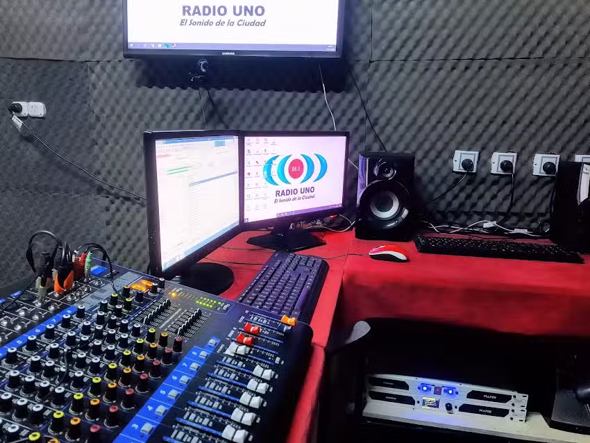 Radio Uno 104.3 Mhz Eldorado