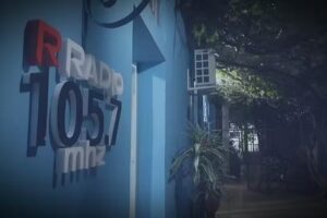 Revolution Radio 105.7 Mhz