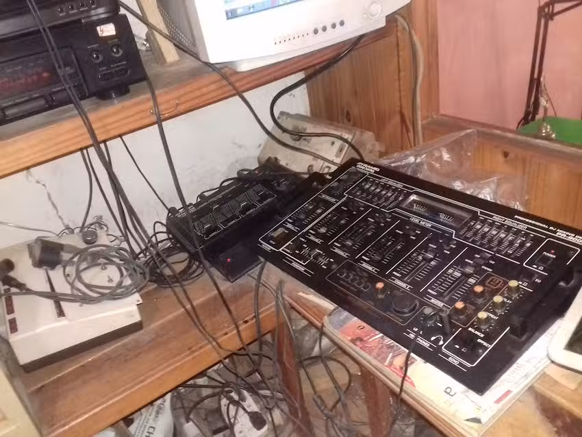 Sun flower capital radio 101.9 Mhz